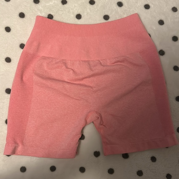 Brand New Pink Scrunch Butt Shorts - Picture 2 of 2